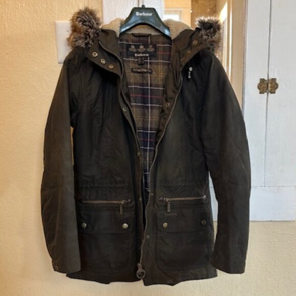 Barbour Kelsall, Olive, US size 6 - Picture 3 of 4